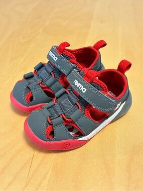 Reina Kids' Grey and Red Closed-Toe Sandals